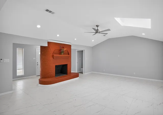 Photo 4 of Single family home for sale at 835 38Th St Se, Paris, TX 75462 | MLS# 21186386 | Listing updated on 2026-07-17