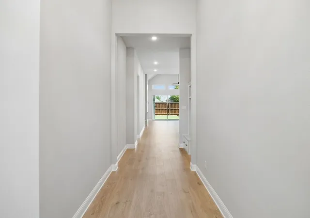 Photo 3 of Single family home for sale at 801 Lost Woods Wy, Mc Kinney, TX 75071 | MLS# 21190849 | Listing updated on 2026-08-18