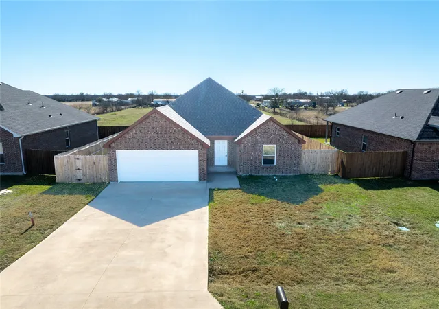 Photo 1 of Sale Pending at 1020 Springview Ln, Mabank, TX 75147 | MLS# 21190234 | Listing updated on 2026-07-24