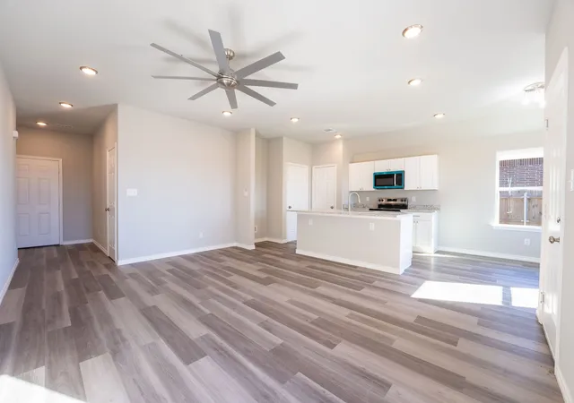 Photo 3 of Sale Pending at 1020 Springview Ln, Mabank, TX 75147 | MLS# 21190234 | Listing updated on 2026-07-24