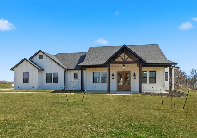 Homes for sale in Poolville, TX | 420 Zonaverde Ct, Poolville, TX 76487 | MLS# 21189189