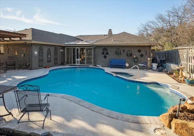 2nd image of 1118 Berkshire Ct, Trophy Club, TX 76262 | MLS# 21180641