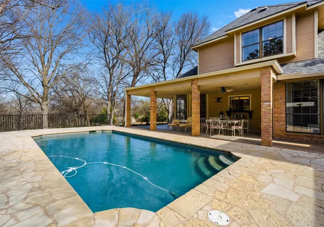 Homes for sale in Woodway, TX | 804 Wooded Crest Dr, Woodway, TX 76712 | MLS# 21189976