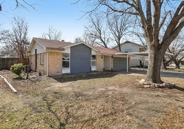 Photo 3 of Single family home for sale at 245 Straw Rd, Saginaw, TX 76179 | MLS# 21156283 | Listing updated on 2026-10-02