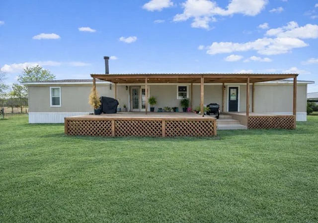 Photo 2 of Manufactured home for sale at 743 Vz County Road 422, Athens, TX 75752 | MLS# 21191158 | Listing updated on 2026-08-29