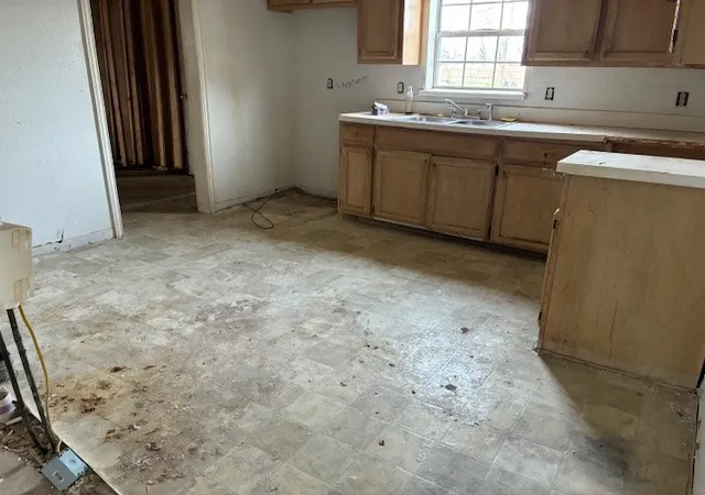 Photo 3 of Single family home for sale at 714 S Medora St, Terrell, TX 75160 | MLS# 21191209 | Listing updated on 2026-10-01