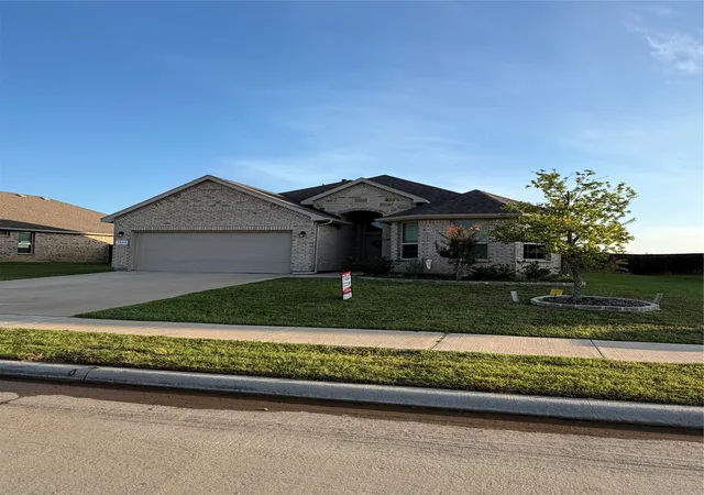 Homes for sale in Krum, TX | 1331 Madeline Ln, Krum, TX 76249 | MLS# 21190975