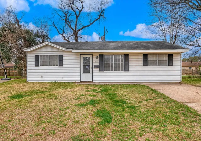 Homes for sale in Bossier City, LA | 3417 Moonlake Cir, Bossier City, LA 71112 | MLS# 21191391