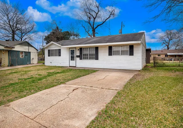 Homes for sale in Bossier City, LA | 3417 Moonlake Cir, Bossier City, LA 71112 | MLS# 21191391