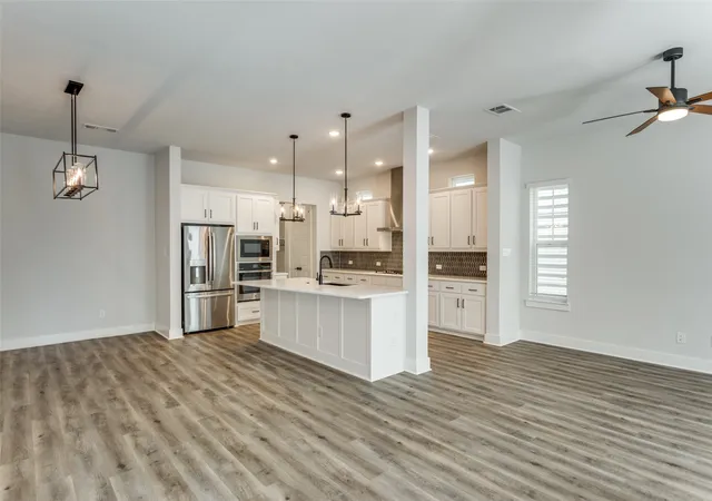 Photo 4 of Sale Pending at 4913 Ivy Charm Wy, Fort Worth, TX 76114 | MLS# 21191270 | Listing updated on 2026-10-07