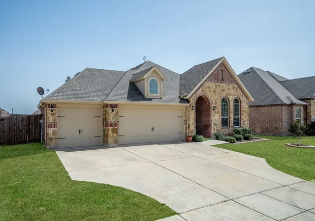 Homes for sale in Krum, TX | 3724 Ranchers Rdg, Krum, TX 76249 | MLS# 21187947