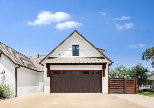 Homes for sale in Graford, TX | 1018 Chaparrel Ln, Graford, TX 76449 | MLS# 21191424