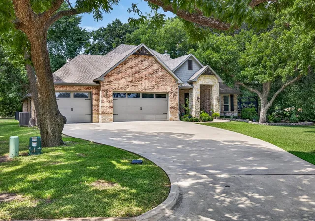 Homes for sale in Kemp, TX | 106 Pond Trail, Kemp, TX 75143 | MLS# 21191064