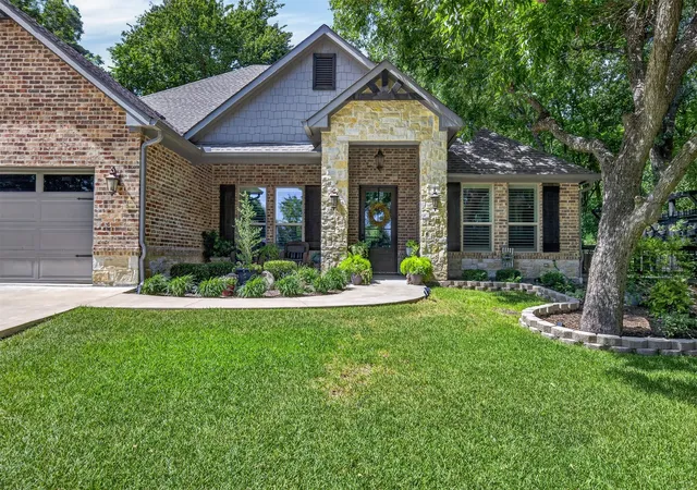 Homes for sale in Kemp, TX | 106 Pond Trail, Kemp, TX 75143 | MLS# 21191064