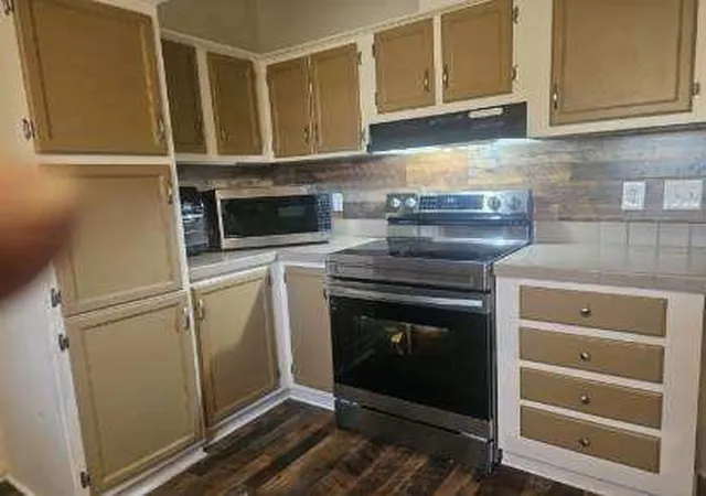 Photo 3 of Manufactured home for sale at 3815 Oak Meadow St, Granbury, TX 76048 | MLS# 21191398 | Listing updated on 2026-08-20