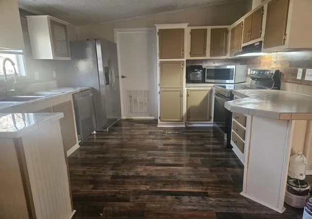 Photo 3 of Manufactured home for sale at 3815 Oak Meadow St, Granbury, TX 76048 | MLS# 21191398 | Listing updated on 2026-08-20