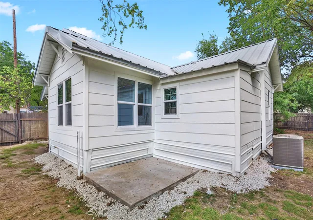 Homes for sale in Commerce, TX | 1005 N Neal St, Commerce, TX 75428 | MLS# 21191489