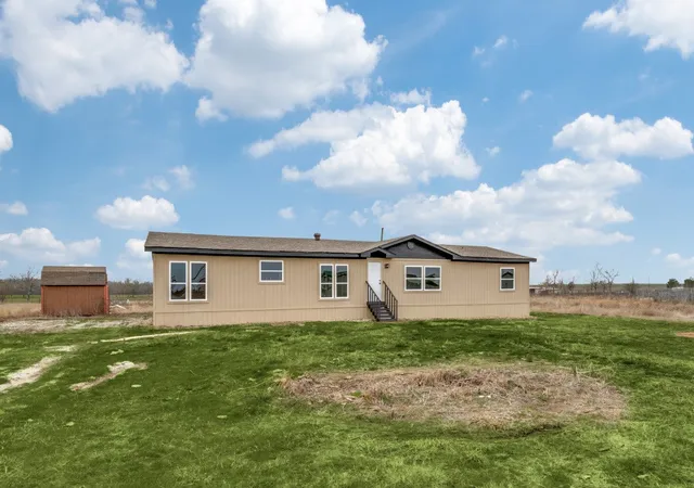 Homes for sale in Collinsville, TX | 140 Terri Dr, Collinsville, TX 76233 | MLS# 21190779