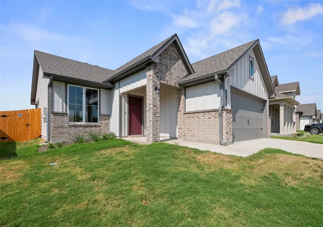 Photo 2 of Single family home for sale at 10108 Bethlehem Ct, Waco, TX 76708 | MLS# 21191578 | Listing updated on 2026-09-27