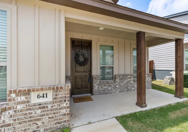 Homes for sale in Godley, TX | 641 The Cottages Dr, Godley, TX 76044 | MLS# 21190025