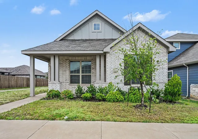 Photo 1 of Single family home for sale at 11013 Firebrush Ln, Aledo, TX | MLS# 21191668 | Listing updated on 2026-07-15