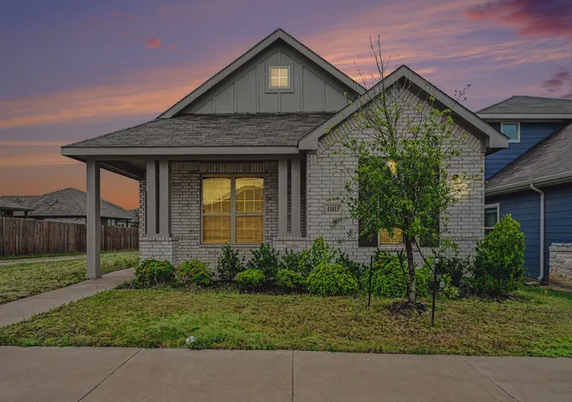 Photo 2 of Single family home for sale at 11013 Firebrush Ln, Aledo, TX | MLS# 21191668 | Listing updated on 2026-07-15