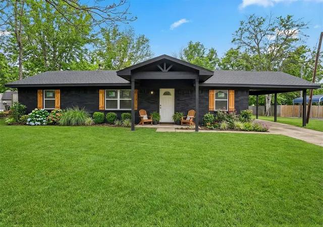 Photo 1 of Single family home for sale at 2247 W Sherman St, Paris, TX 75460 | MLS# 21191426 | Listing updated on 2026-08-26
