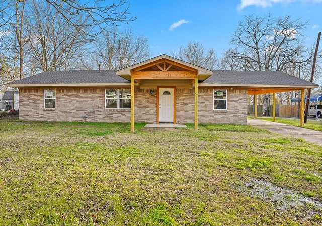 Photo 2 of Single family home for sale at 2247 W Sherman St, Paris, TX 75460 | MLS# 21191426 | Listing updated on 2026-08-26