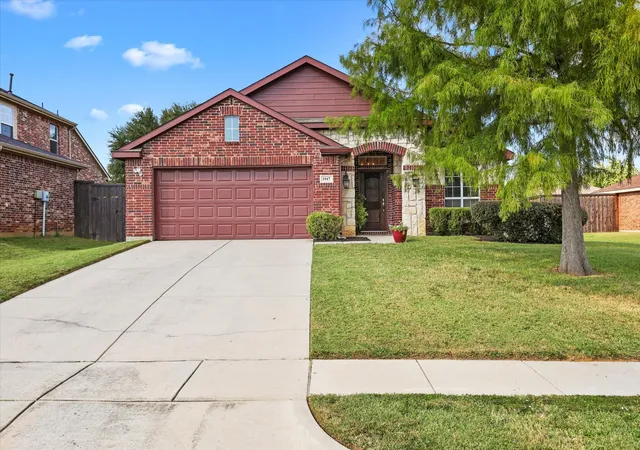 Photo 1 of Sale Pending at 1917 Prescott Downs Dr, Denton, TX 76210 | MLS# 21191730 | Listing updated on 2026-08-18