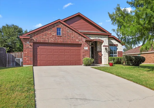 Photo 3 of Sale Pending at 1917 Prescott Downs Dr, Denton, TX 76210 | MLS# 21191730 | Listing updated on 2026-08-18