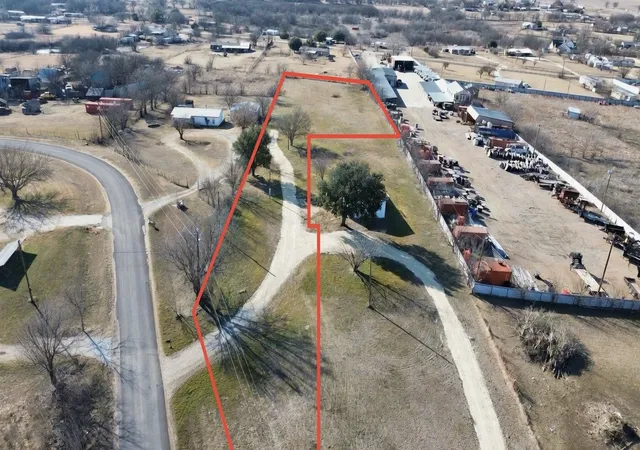 Homes for sale in Joshua, TX | 9713 Valley Rd, Joshua, TX 76058 | MLS# 21191868