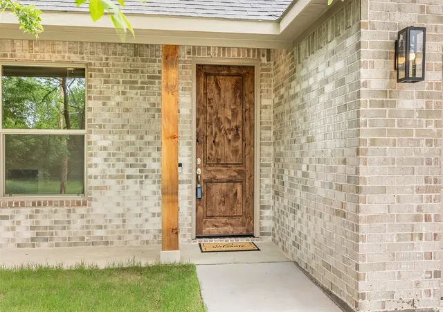 Photo 3 of Single family home for sale at 714 E Mcgee St, Sherman, TX 75090 | MLS# 21191225 | Listing updated on 2026-09-25