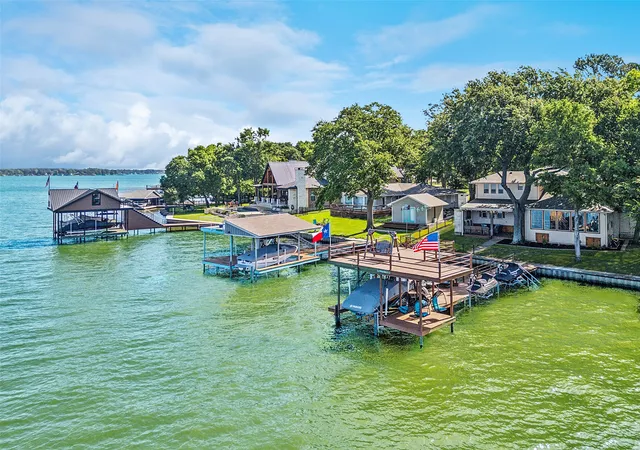 29th image of 142 Peninsula Point Ter, Mabank, TX 75156 | MLS# 21177841