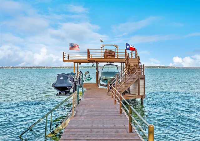 3rd image of 142 Peninsula Point Ter, Mabank, TX 75156 | MLS# 21177841