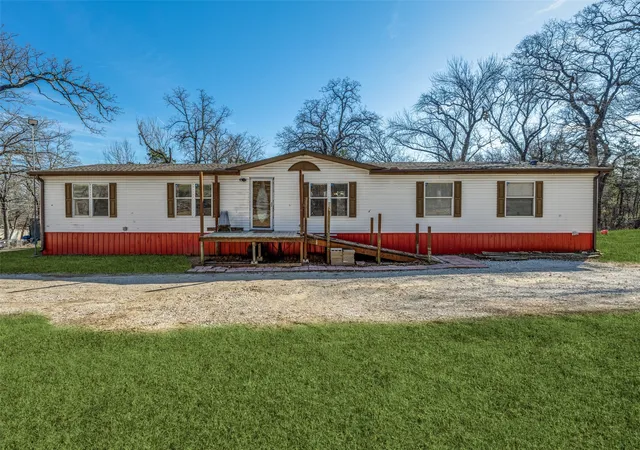 Homes for sale in Gordonville, TX | 42 Epsom Dr, Gordonville, TX 76245 | MLS# 21187507
