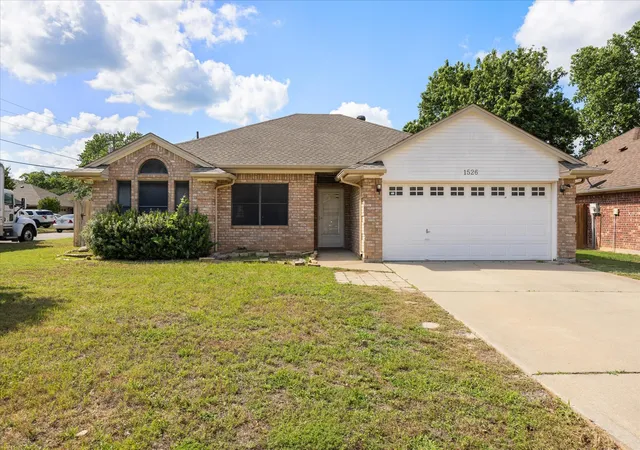 Photo 1 of Sale Pending at 1526 Berry Patch Ln, Granbury, TX 76048 | MLS# 21192263 | Listing updated on 2026-08-28