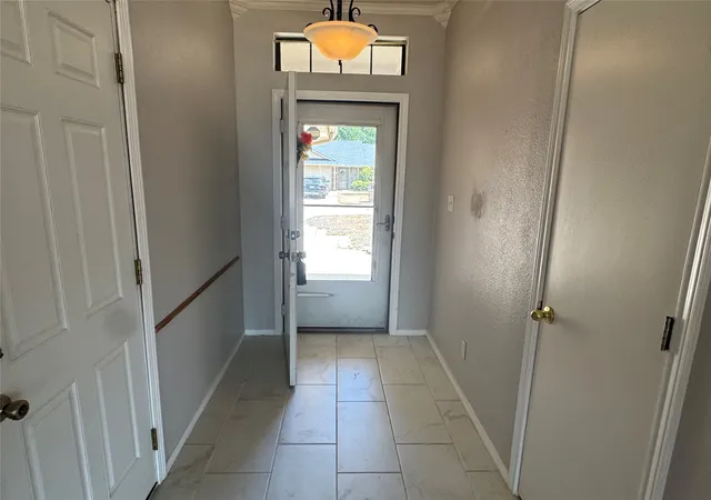 Photo 3 of Sale Pending at 1526 Berry Patch Ln, Granbury, TX 76048 | MLS# 21192263 | Listing updated on 2026-08-28