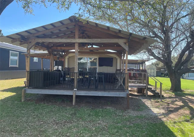 Homes for sale in Possum Kingdom Lake, TX | 2334 Sanbar Rd #86, Possum Kingdom Lake, TX 76449 | MLS# 21192364