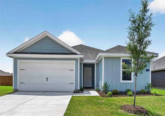 Photo 1 of Single family home for sale at 403 English Oak Dr, Nevada, TX 75173 | MLS# 21192386 | Listing updated on 2026-10-02