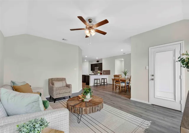 Photo 4 of Single family home for sale at 403 English Oak Dr, Nevada, TX 75173 | MLS# 21192386 | Listing updated on 2026-10-02