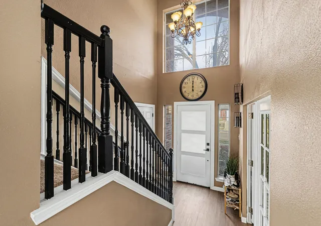 Photo 3 of Single family home for sale at 6715 Canyon Creek Dr, Arlington, TX 76001 | MLS# 21191629 | Listing updated on 2026-08-28
