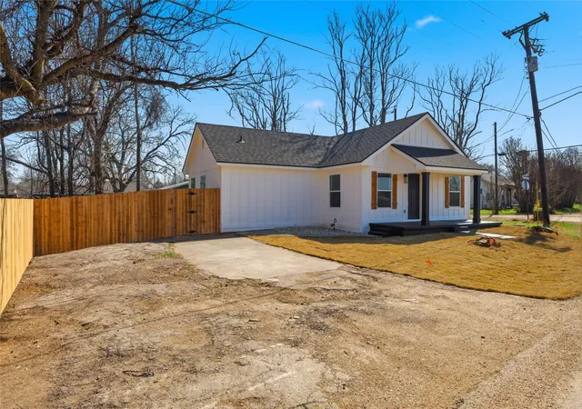 Homes for sale in Bellmead, TX | 3701 Katy Ln, Bellmead, TX 76705 | MLS# 21188135