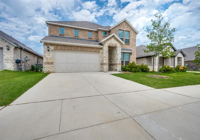 Photo 2 of Single family home for sale at 3308 Kingsdown Dr, Denton, TX 76207 | MLS# 21187922 | Listing updated on 2026-08-28