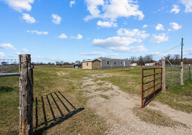Photo 3 of Manufactured home for sale at 385 Rs County Road 3374, Alba, TX 75410 | MLS# 21191873 | Listing updated on 2026-08-25