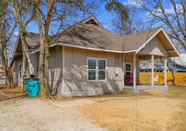 Homes for sale in Kemp, TX | 607 E 8th St, Kemp, TX 75143 | MLS# 21191487