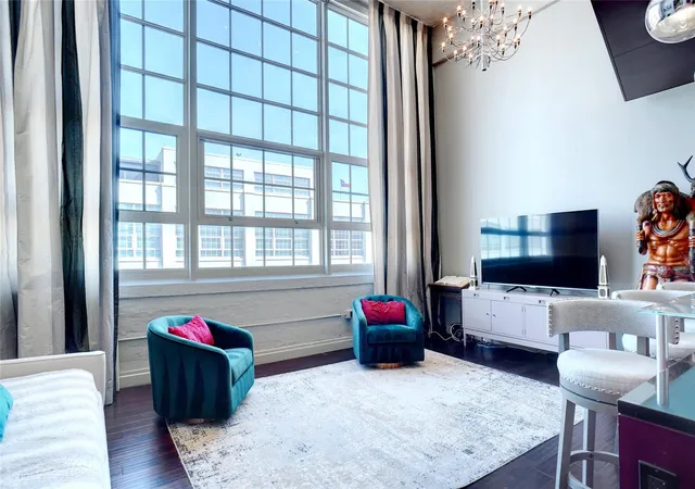 1st image of 2600 W 7th St #1807, Fort Worth, TX 76107 | MLS# 21187559