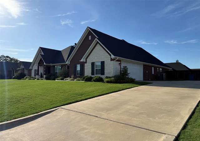 Homes for sale in Mt Pleasant, TX | 1003 Stone Bridge St, Mt Pleasant, TX 75455 | MLS# 21192686