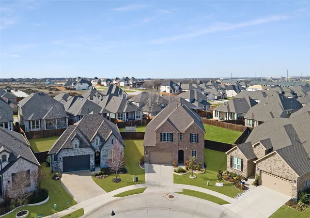 Photo 2 of Single family home for sale at 9401 Trailway Dr, Little Elm, TX 75068 | MLS# 21189068 | Listing updated on 2026-08-28