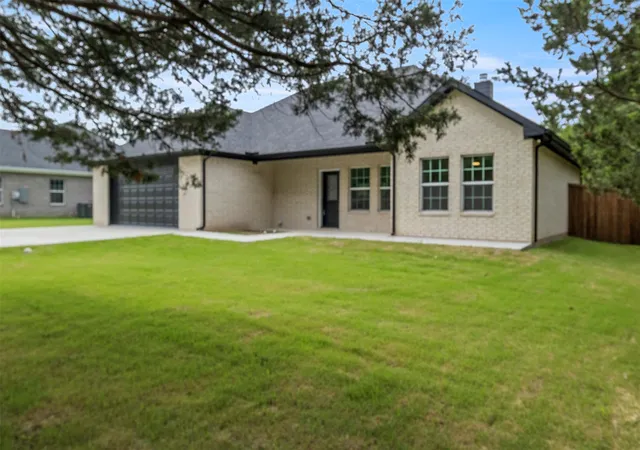 Photo 2 of Sale Pending at 905 W Cardinal St, Ector, TX 75439 | MLS# 21188460 | Listing updated on 2026-10-01