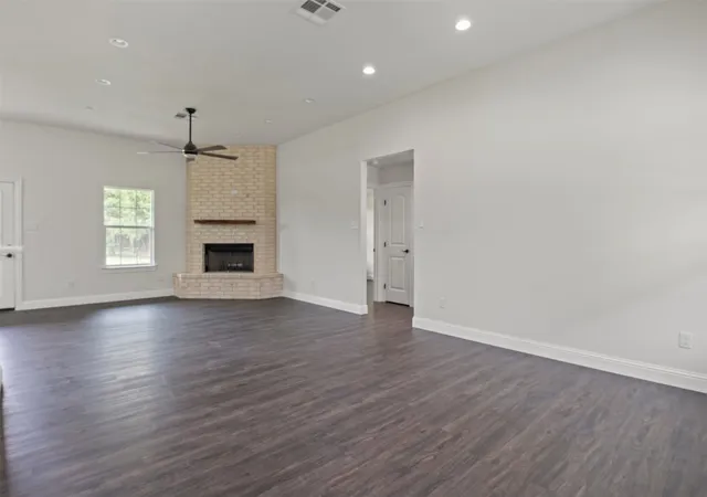 Photo 4 of Sale Pending at 905 W Cardinal St, Ector, TX 75439 | MLS# 21188460 | Listing updated on 2026-10-01